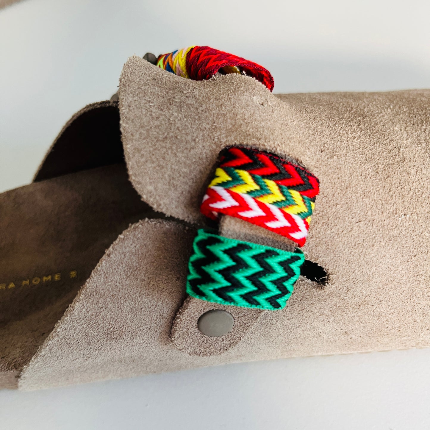 Bagues décoratives pour sandales – Tissage brésilien & motif léopard | Shoeslaces