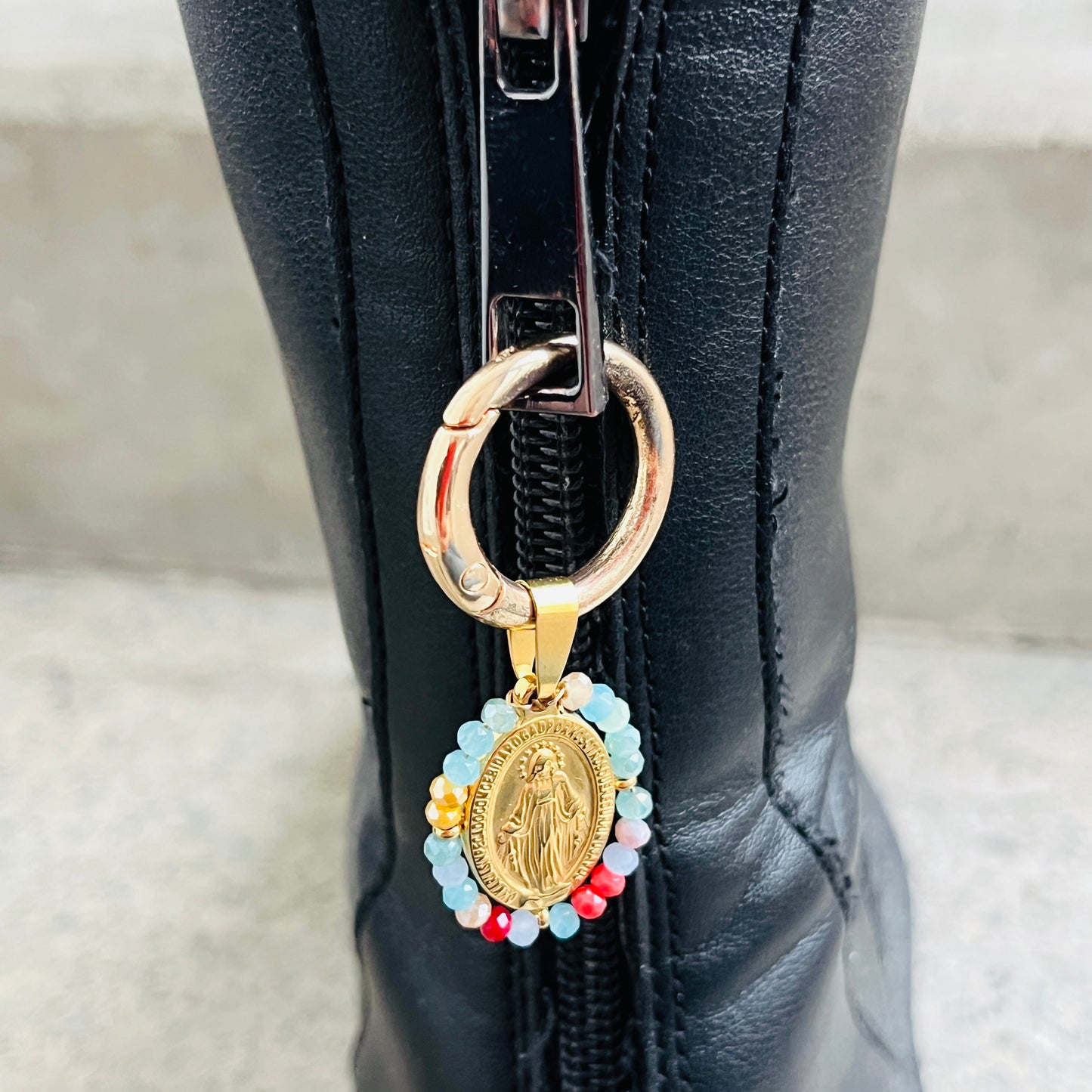 💒 Anneau bijou boots doré Vierge Marie & perles | Shoeslaces