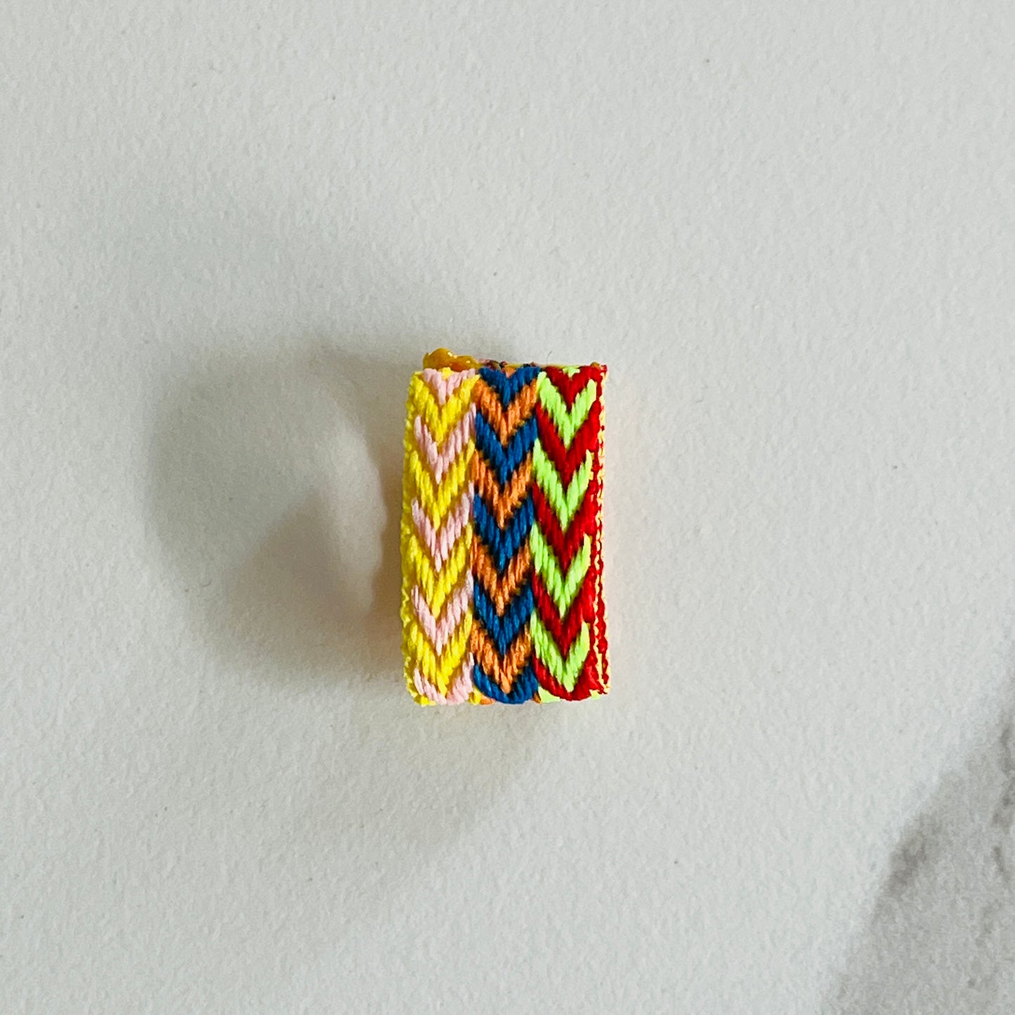 Bagues décoratives pour sandales – Tissage brésilien & motif léopard | Shoeslaces