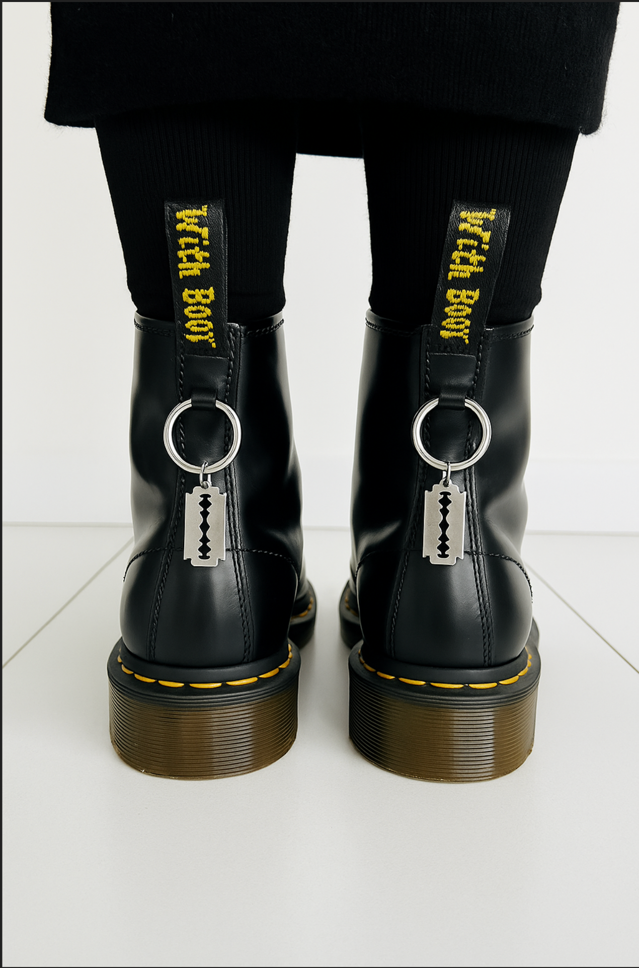 Charm Rasoir – Bijou de chaussure anneau argenté style Peaky Blinders | Shoeslaces