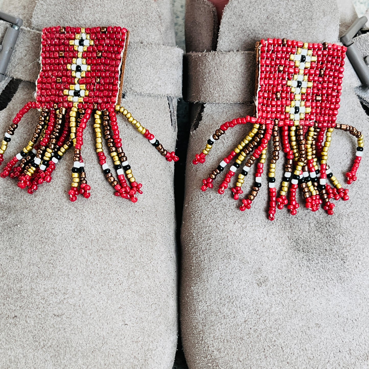 Pins tissage de rocailles - charm - décoration pour chaussures type Birkenstock | Shoeslaces - Shoeslaces-fr