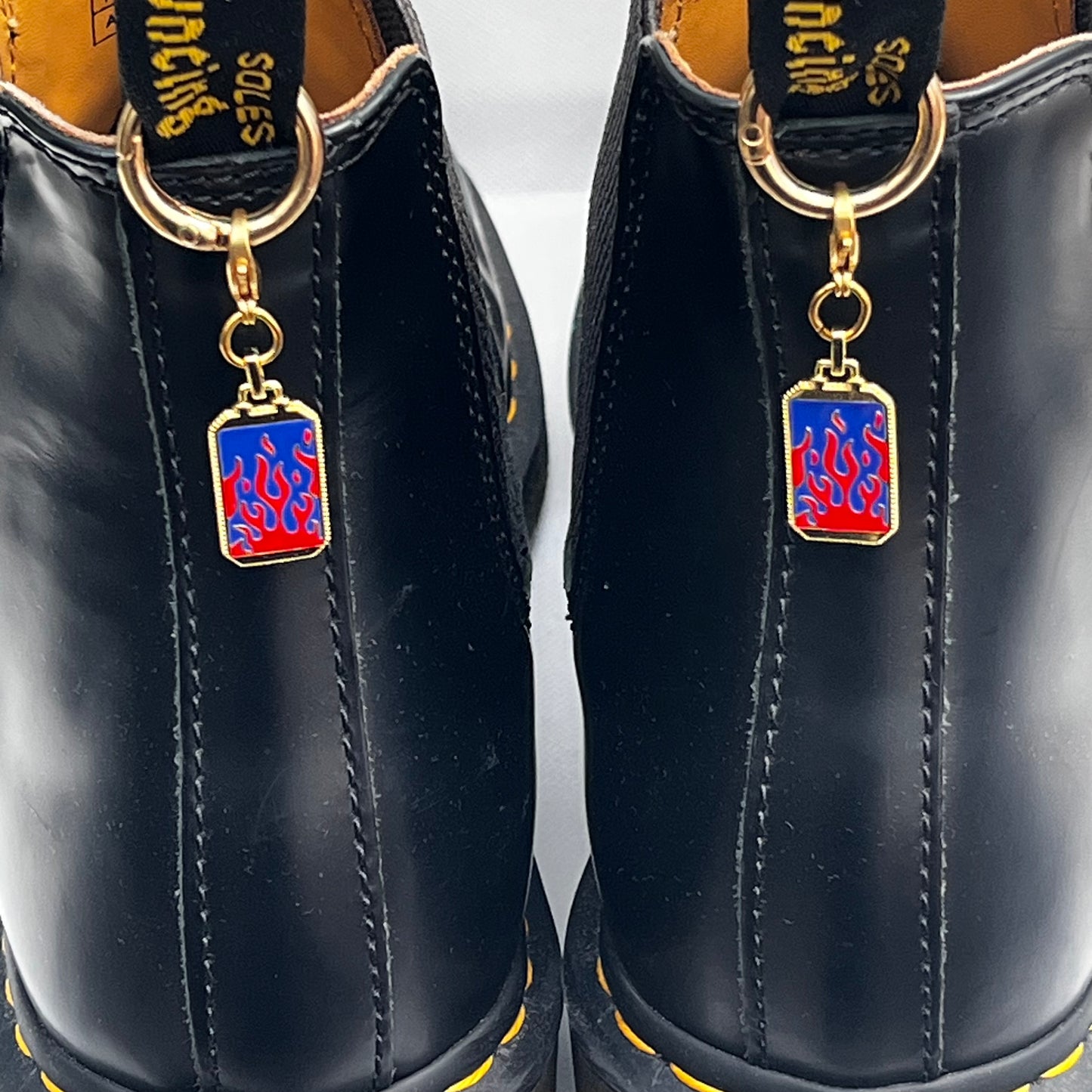 charm de chaussure: "AMULETTES - CARTES DE TAROT - PORTE BONHEUR" - Shoeslaces.fr