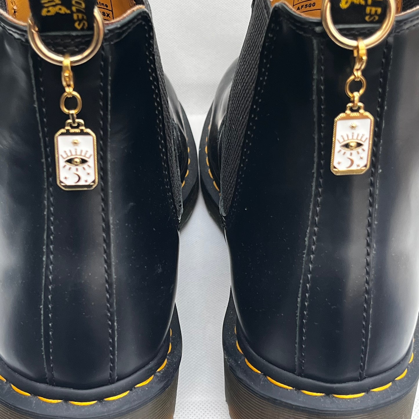 charm de chaussure : "AMULETTES - CARTES DE TAROT - PORTE BONHEUR" - Shoeslaces.fr
