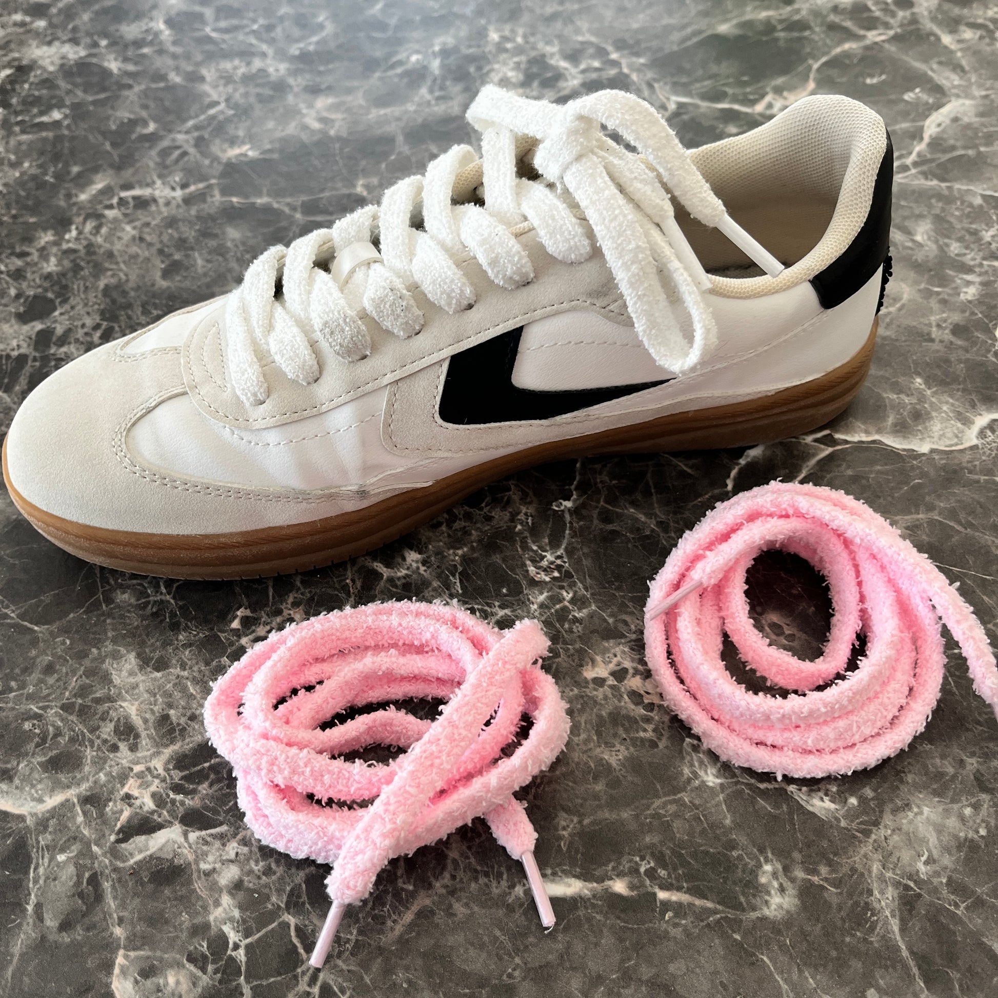 Lacets de chaussures PILOU PILOU  |  Shoeslaces - Shoeslaces-fr
