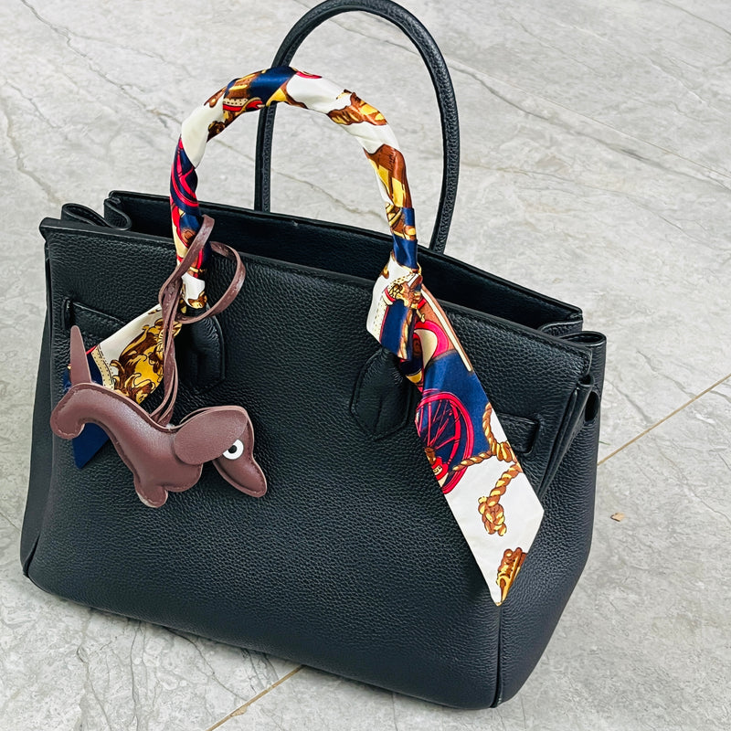 Mini Chien Teckel en Simili Cuir – L’Accessoire Tendance pour Votre Sac | Shoeslaces and accessories