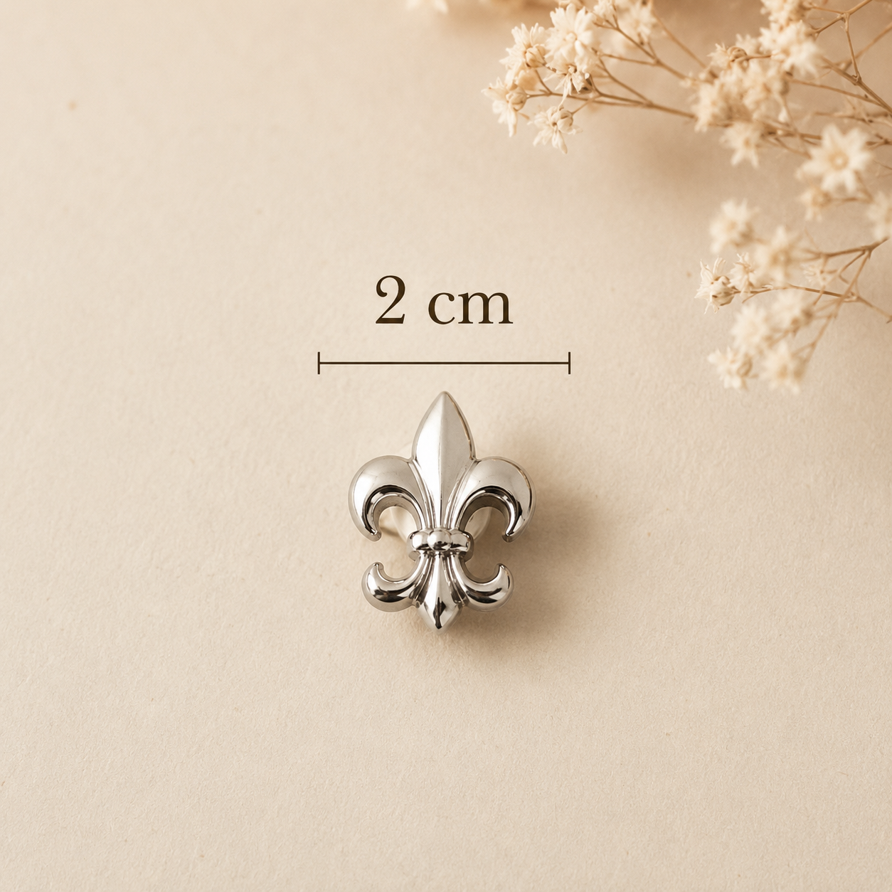 “Fleurs de Lys” pins / Metal lily flower charm