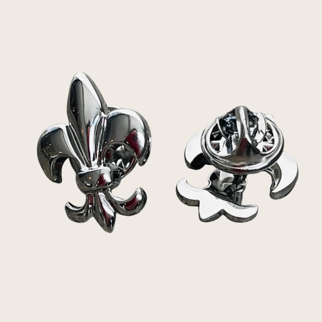 “Fleurs de Lys” pins / Metal lily flower charm