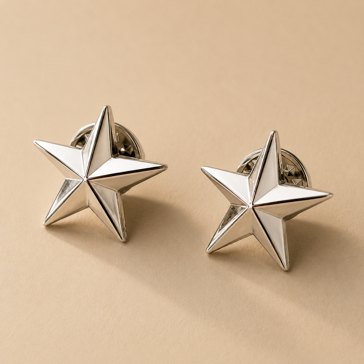 “Fleurs de Lys” pins / Metal lily flower charm
