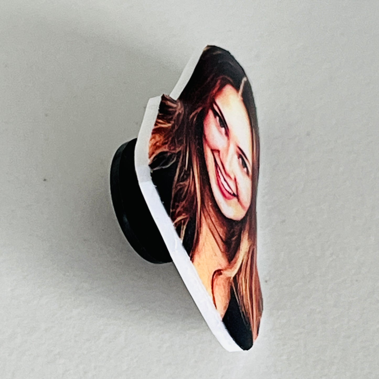 🥰 Pin personnalisé – ton portrait en bijou | Shoeslaces