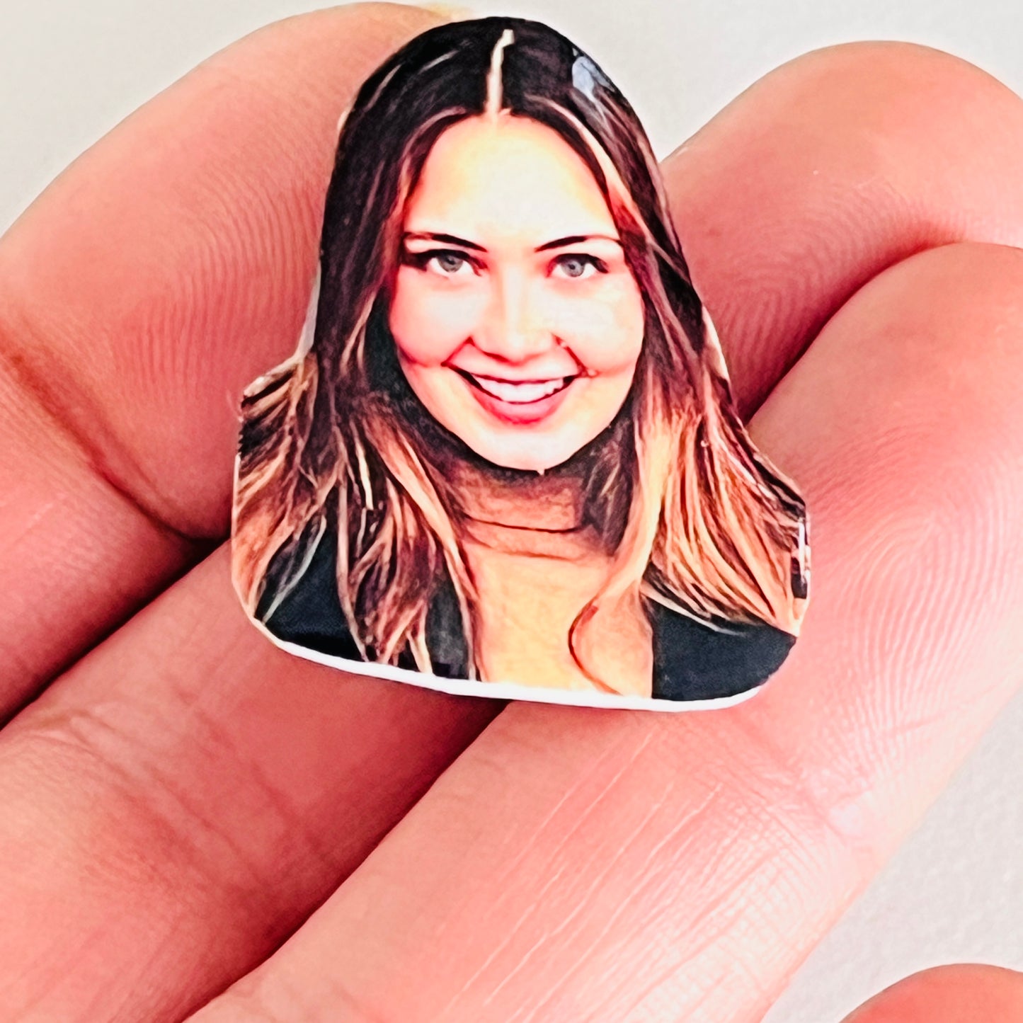 🥰 Pin personnalisé – ton portrait en bijou | Shoeslaces
