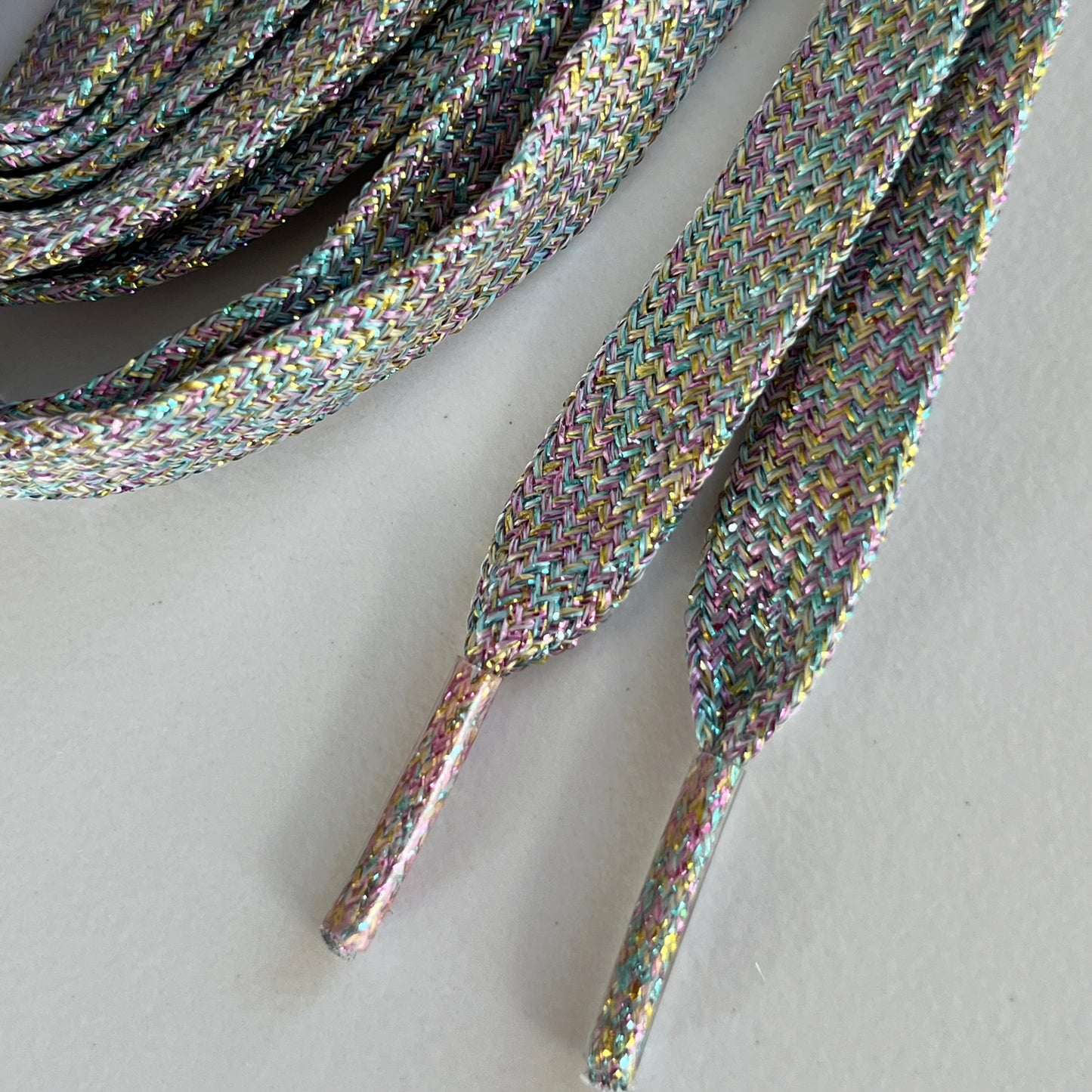 Glittery Laces: “My glitter” – 9 models