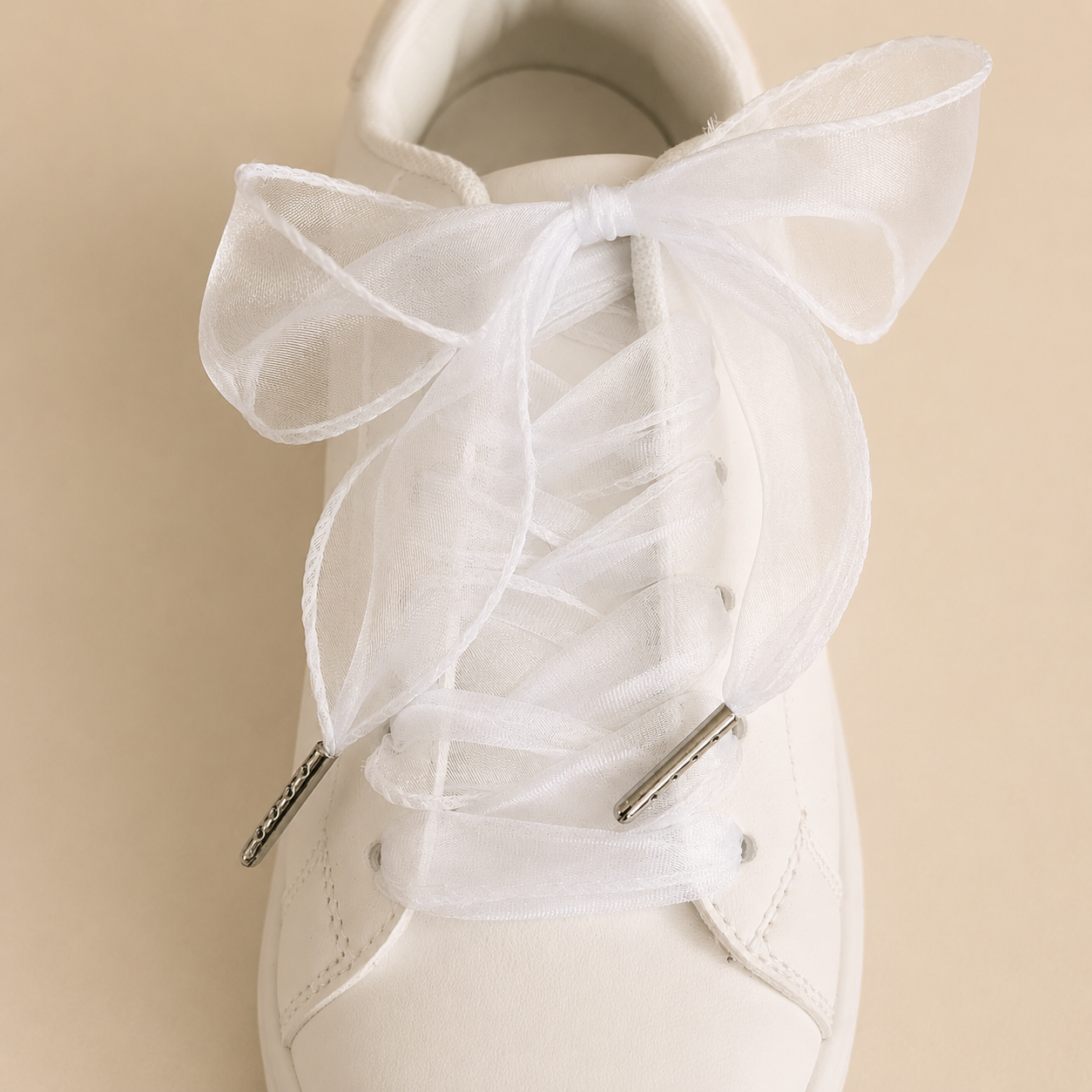 Organza laces: “My voluptuous ones” 