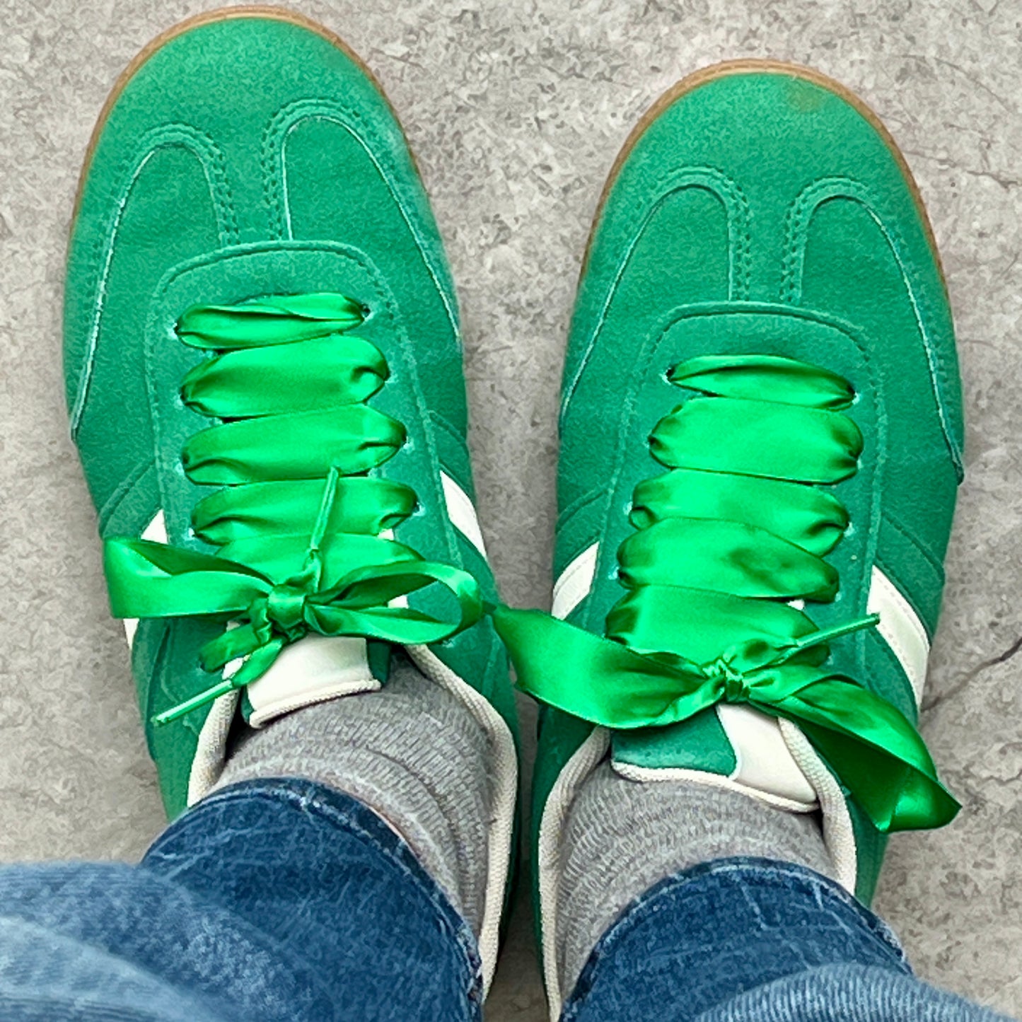 Satin ribbon shoelaces – Lacets satin pour sneakers chic (13 colors, 2 cm)