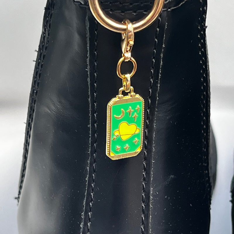 charm de chaussure : "AMULETTES - CARTES DE TAROT - PORTE BONHEUR" - Shoeslaces.fr