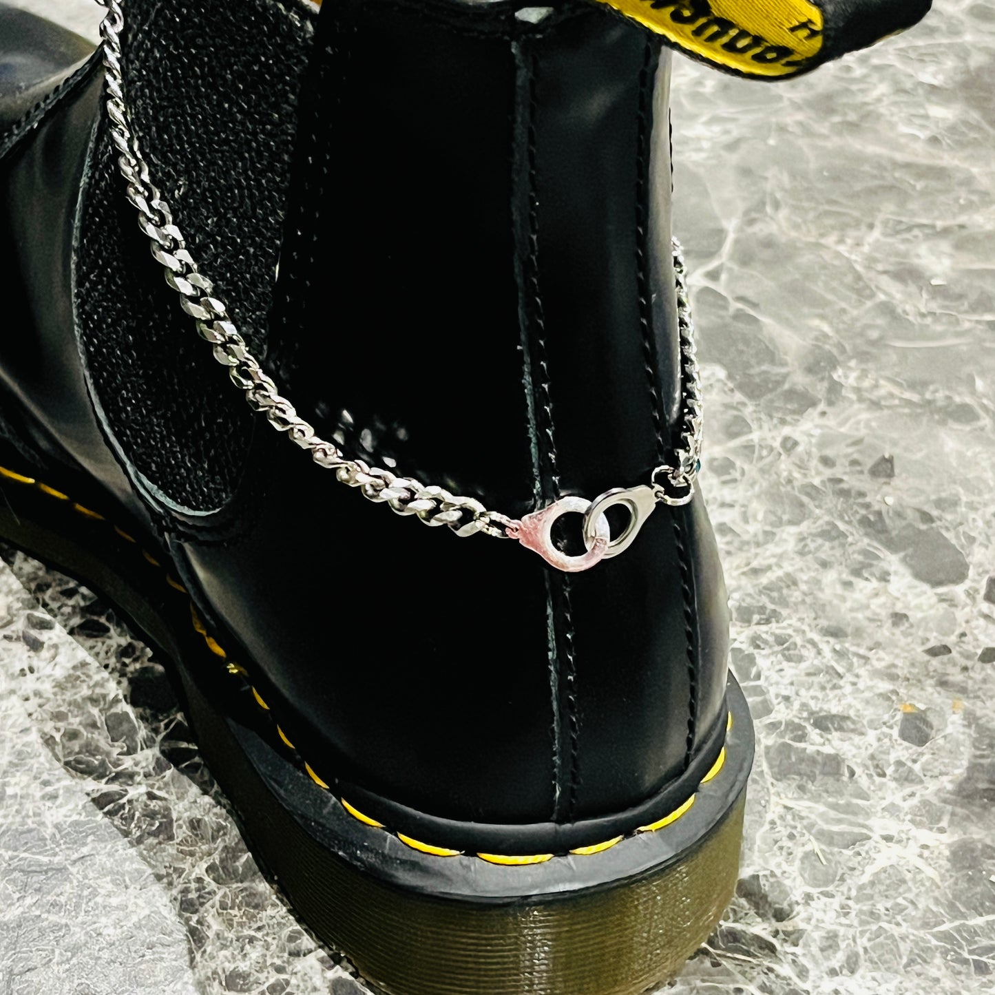 Chaîne menottes acier inoxydable pour Customiser vos boots | Shoeslaces - Shoeslaces-fr