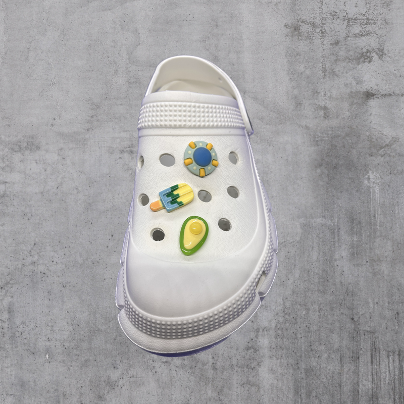 Pins de Crocs "MON AVOCAT MEME PAS DROIT" - Shoeslaces-fr